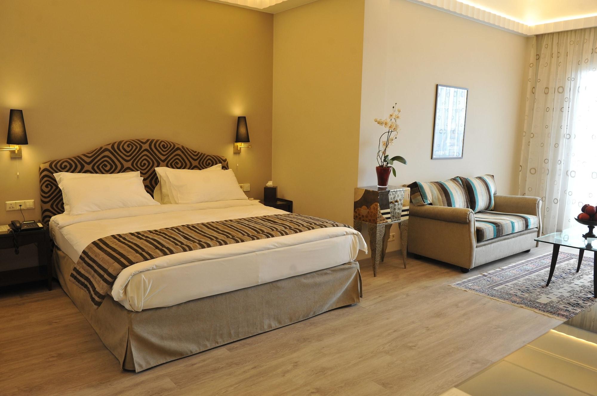 Warwick Palm Beach Hotel Beirut Bagian luar foto