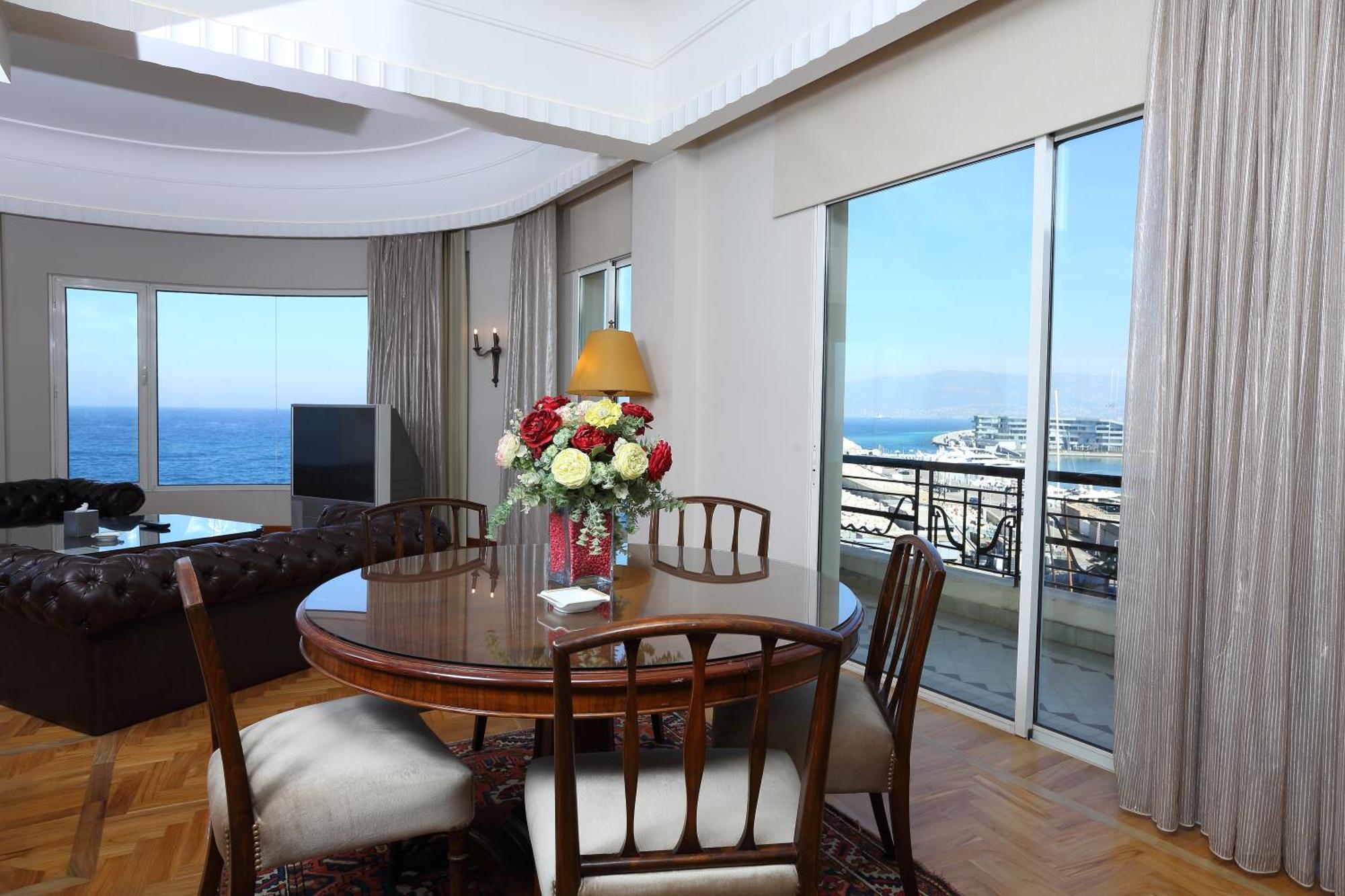 Warwick Palm Beach Hotel Beirut Bagian luar foto